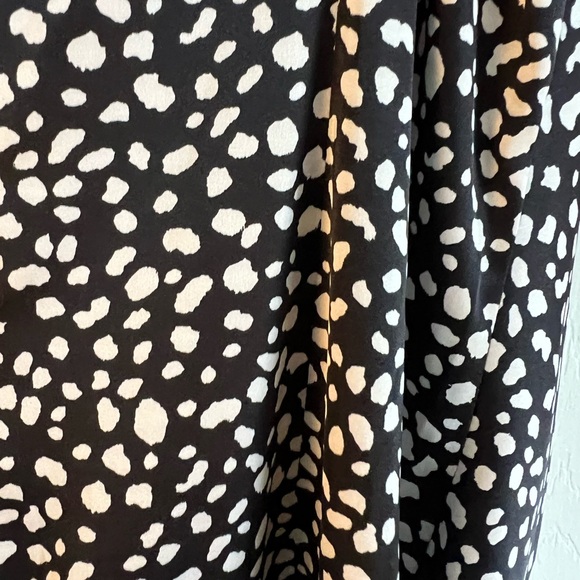 Stradivarius silky cowl neck dress in black and white - Picture 4 of 5